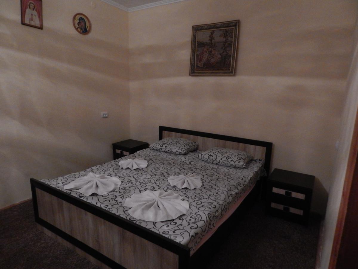 Hotel Садиба Достаток à Kolomyia Extérieur photo